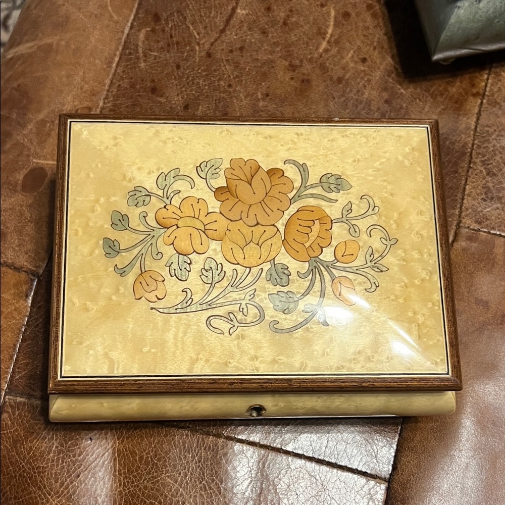 The San Francisco Music Box Company cream music box wood inlay